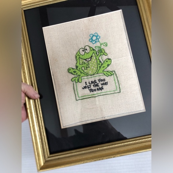 Vtg Frog Embroidery Art with Gold Frame - Picture 6 of 13